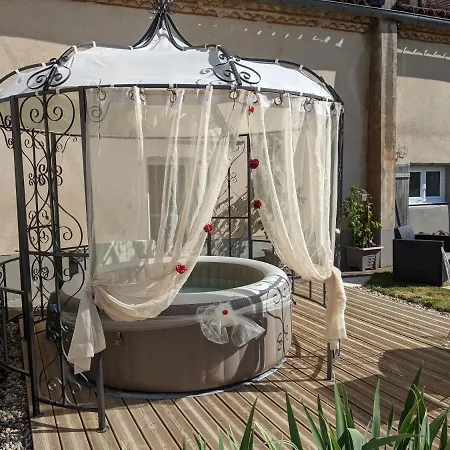 Au Clair De Vianne - Calme- Jardin Privatif Avec Jacuzzi Chambre Romance -Vue Panoramique - Chambres Independantes Exterior photo