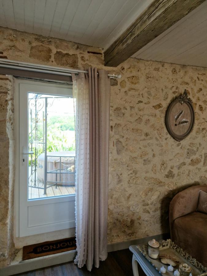 Casa de hóspedes Au Clair De - Calme- Jardin Privatif Avec Jacuzzi Romance -vue Panoramique - Independantes